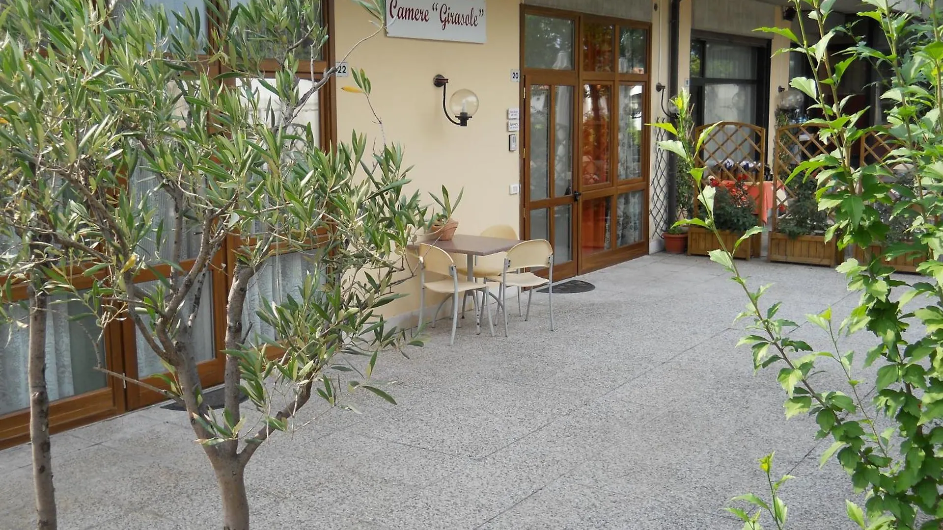 Camere Girasole Lazise Italien