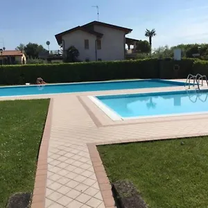Con Piscina A Appartamento