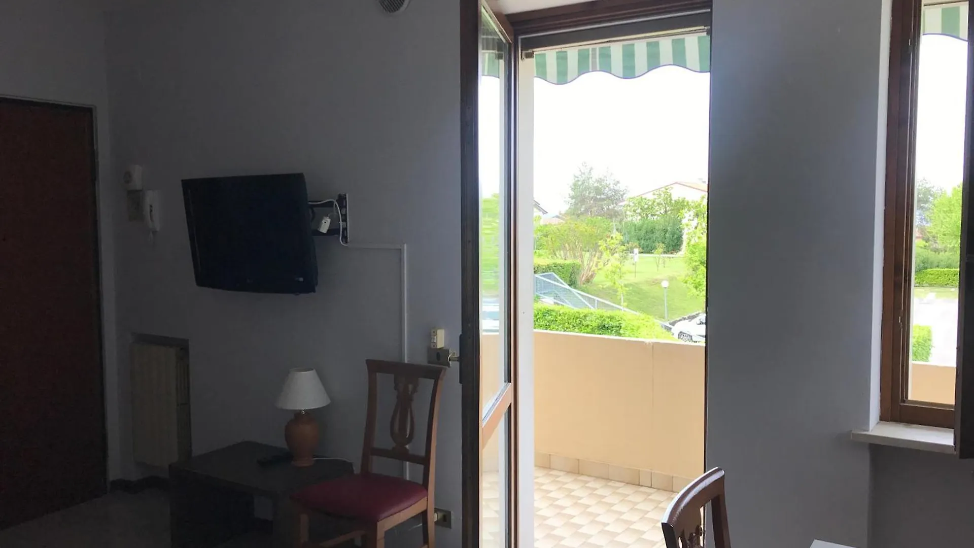 Camere Girasole Lazise Bed & Breakfast